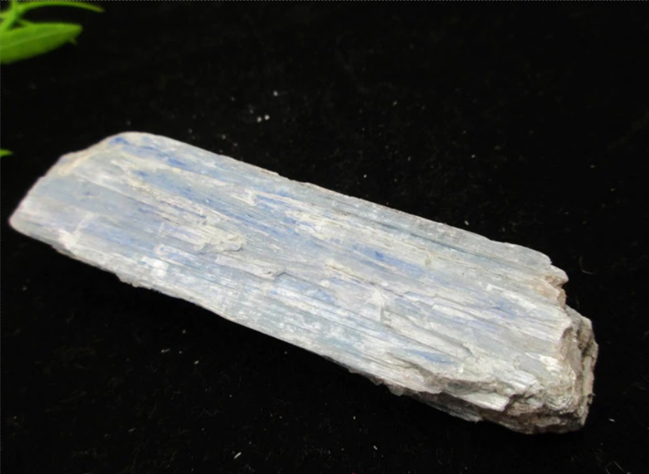 kyanite rock